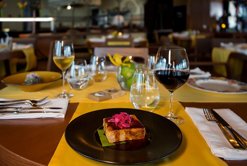 Flor de Canela, Grand Residences