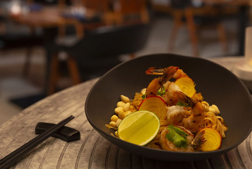 Kinoko. Pad Thai con camarón