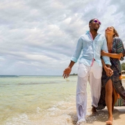 Pareja en la playa