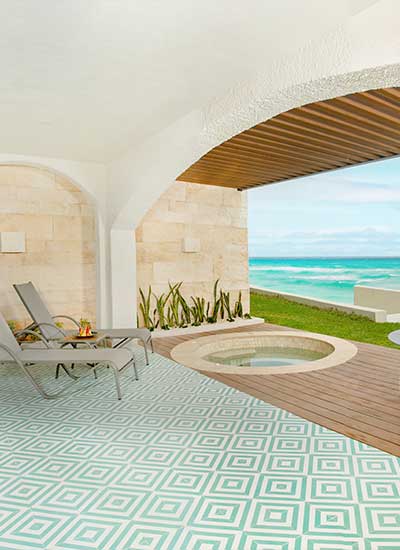 Uno Beachfront Grand Suite with Whirlpool