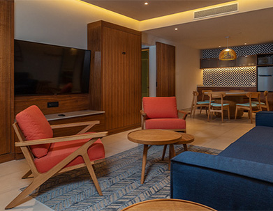 Uno Beachfront Suite with Whirlpool