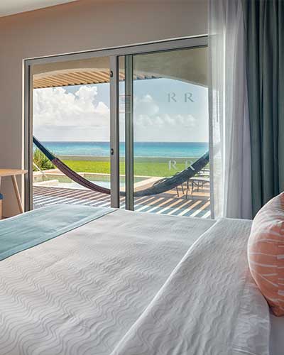 Uno Beachfront Suite with Plunge Pool