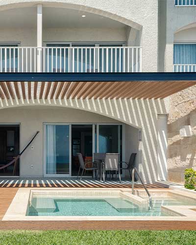Uno Beachfront Suite with Plunge Pool